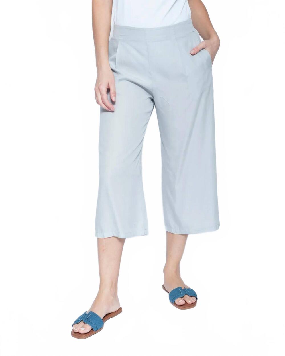 NEW BLUEBERRY cove capris in silver